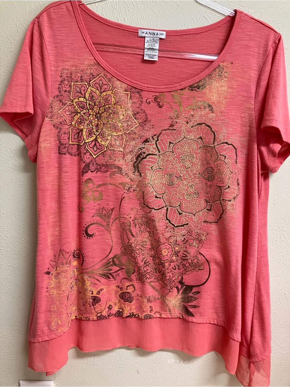 Hannah Coral Short-Sleeve Scoop Neck Top with Metallic Floral Motif